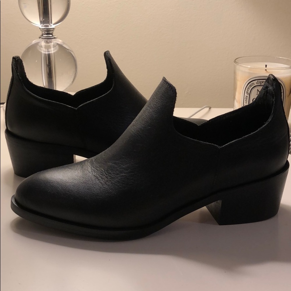 Pure Navy Black Booties